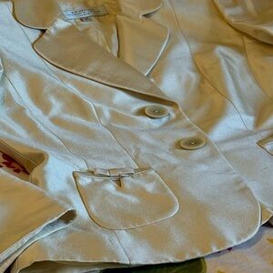 Tahari Silk Cream Women's Waist Length Blazer